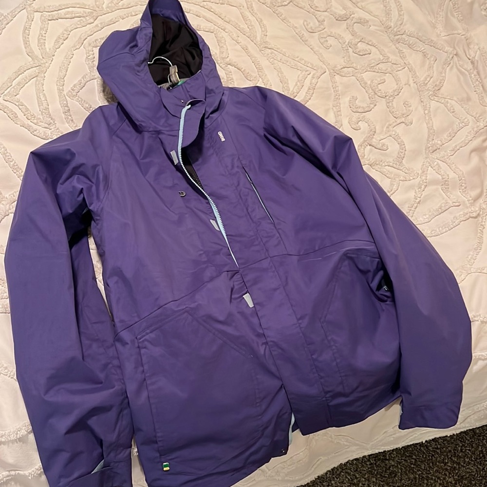 Large Bond Ski / Snowboarding coat.